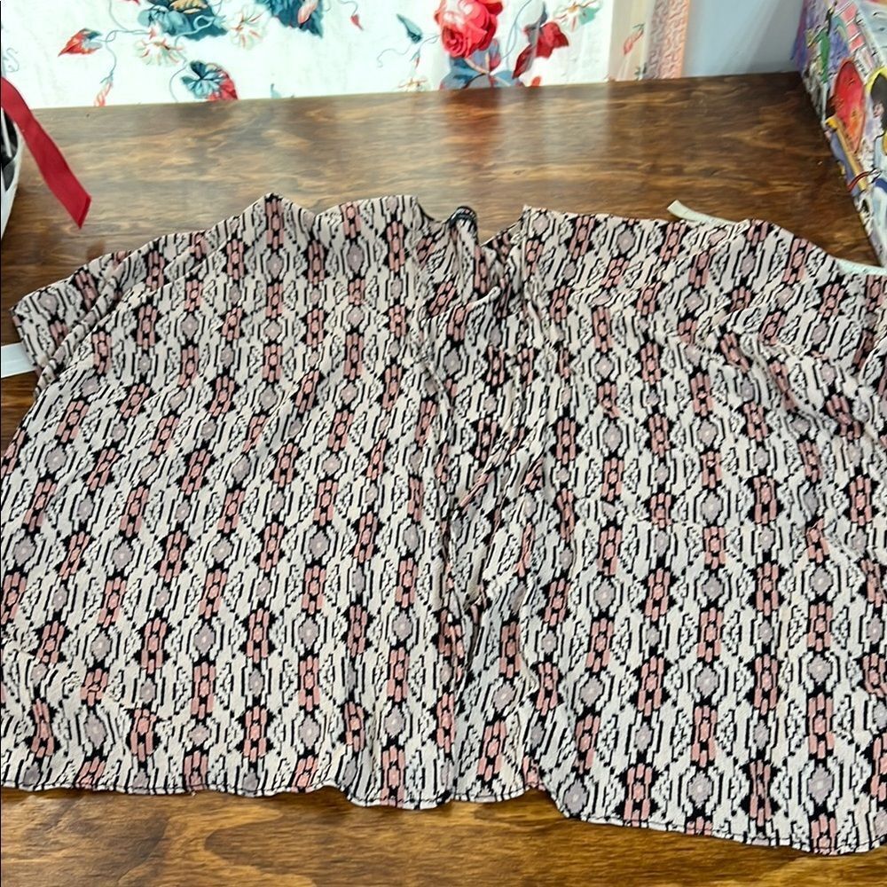 Patterned Women's Sweater - Picture 8 of 8